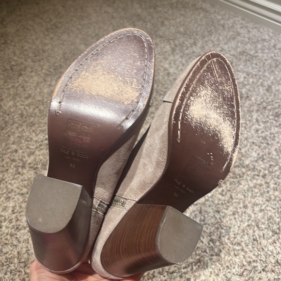 Rag & Bone Margot Heeled Bootie in Stone Waxy Suede in Size 39 - Picture 7 of 12
